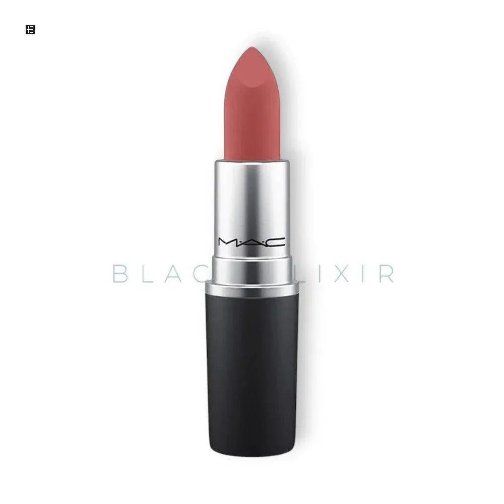 Rosa Lippenstift mit silberner und schwarzer HĂŒlse, luxuriöse Kosmetik auf weiĂem Hintergrund