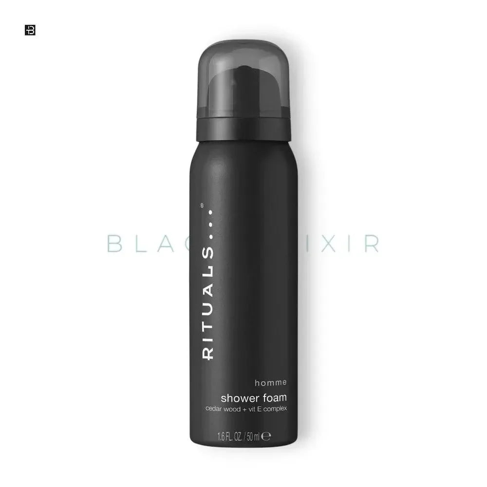 Schwarzer Duschschaum Rituals homme mit Zedernholz und Vitamin E, 50ml, freigestellt.