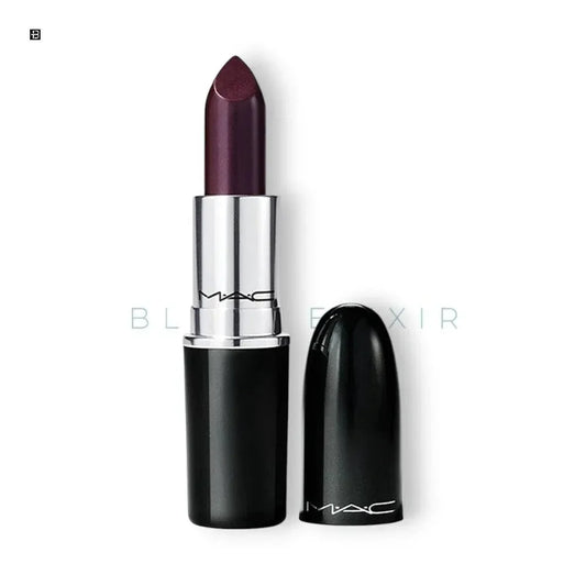Dunkler Lippenstift in Schwarz-Lila mit geöffneter Kappe auf weißem Hintergrund