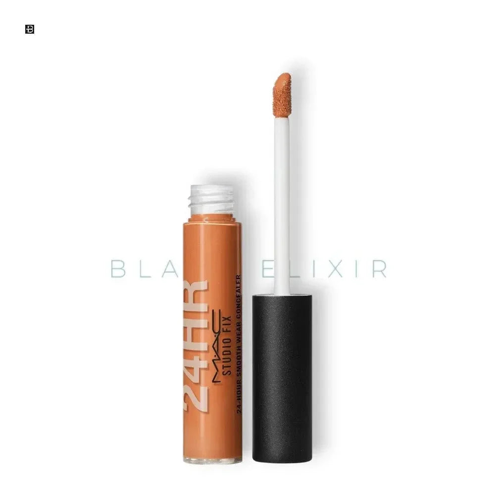 Flüssiger Concealer mit Applikator, 24 Stunden Halt, in warmem Beige-Ton, freigestellt