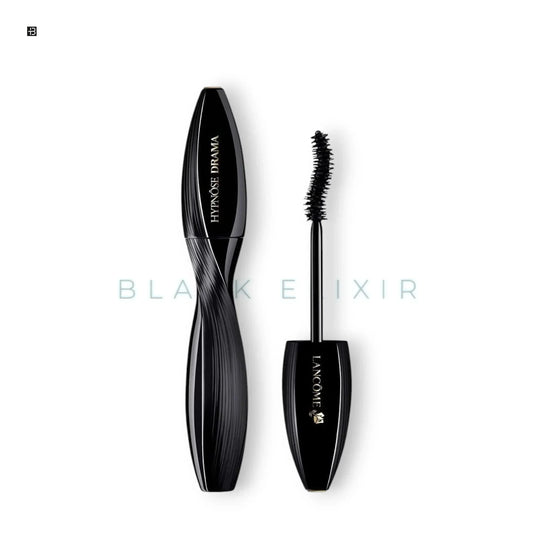 Schwarze Lancome Hypnose Drama Mascara mit geschwungener Bürste auf weißem Hintergrund.