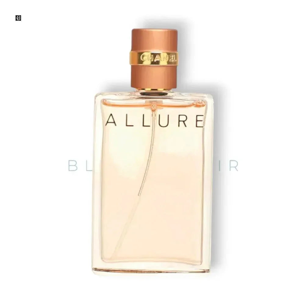 Luxus Damenparfum Flakon Allure mit goldener Kappe, elegantes Design auf weißem Hintergrund