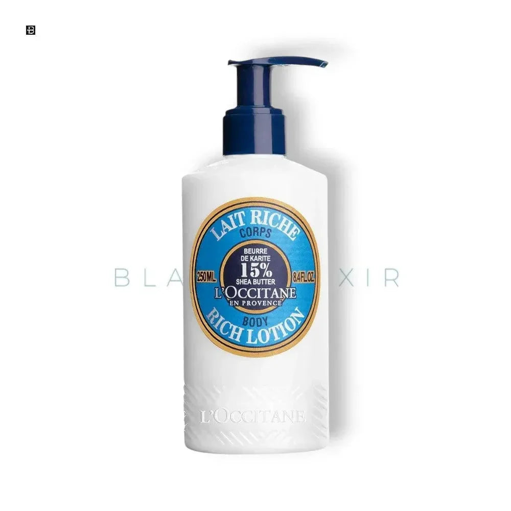 Weiße Körperlotion mit Sheabutter in Pumpflasche, 250 ml, auf weißem Hintergrund.