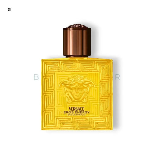 Gelber Flakon Versace Eros Energy Eau de Parfum mit Medusa-Relief und bronzefarbenem Verschluss.