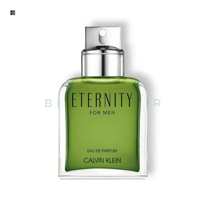 Grünes Herrenparfum Eau de Parfum Flakon Calvin Klein Eternity for Men auf weißem Hintergrund
