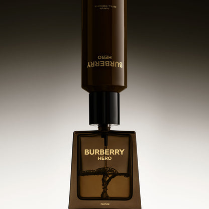 Dressing Gown Burberry BURBERRY HERO 200 ml Beauty, Perfumes and fragrances von Burberry | Luxus Aroma