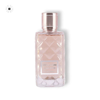 Luxuriöses Parfum in elegantem, facettiertem Flakon mit roséfarbenem Duft für Damen.