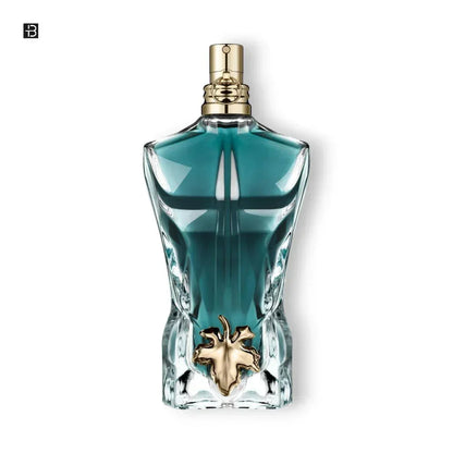 Luxus Herrenparfum-Flakon in Körperform mit Blauton und goldenem Verschluss auf weißem Hintergrund
