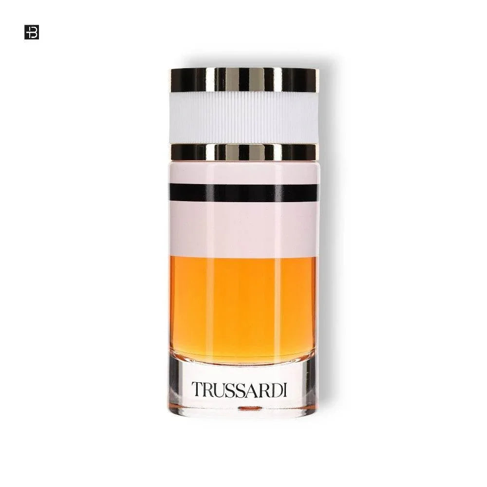 Trussardi Parfumflakon mit goldener Flüssigkeit, elegantes Design auf weißem Hintergrund