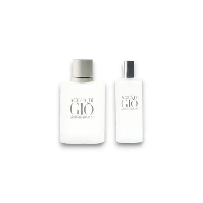 Acqua di Giò Duftset mit zwei weißen Eau de Toilette Flakons für Herren auf weißem Hintergrund