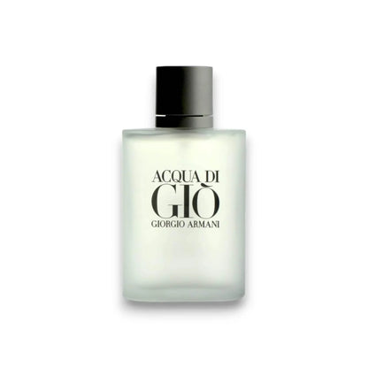 Acqua di Gio Eau de Toilette Herrenduft in elegantem, mattem Glasflakon vor weißem Hintergrund