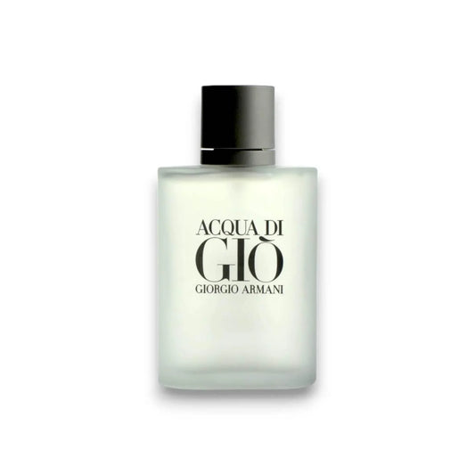 Acqua di Gio Eau de Toilette Herrenduft in elegantem, mattem Glasflakon vor weißem Hintergrund