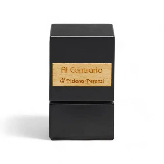 Schwarzer Flakon Al Contrario Extrait de Parfum mit Holzlabel, luxuriöser Duft.