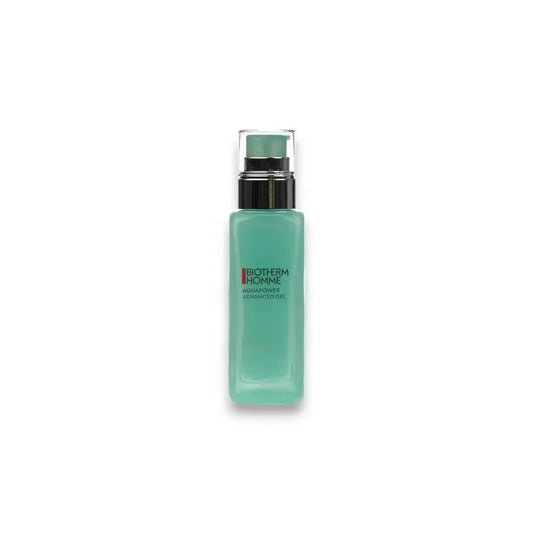 Mintgrüne Biotherm Homme Aquapower Advanced Gel Flasche für Herrenpflege auf weißem Hintergrund