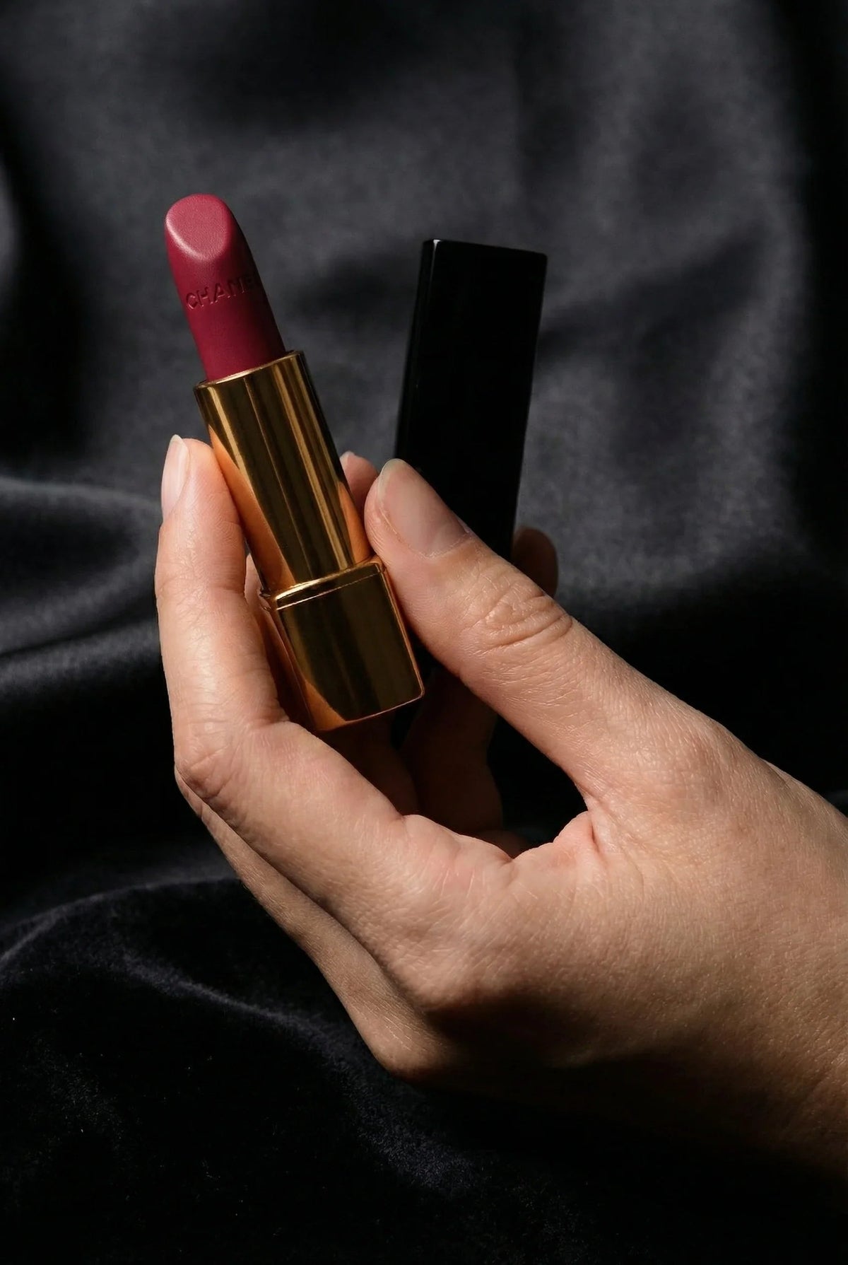 Chanel Rouge Allure Velvet 64 Eternelle