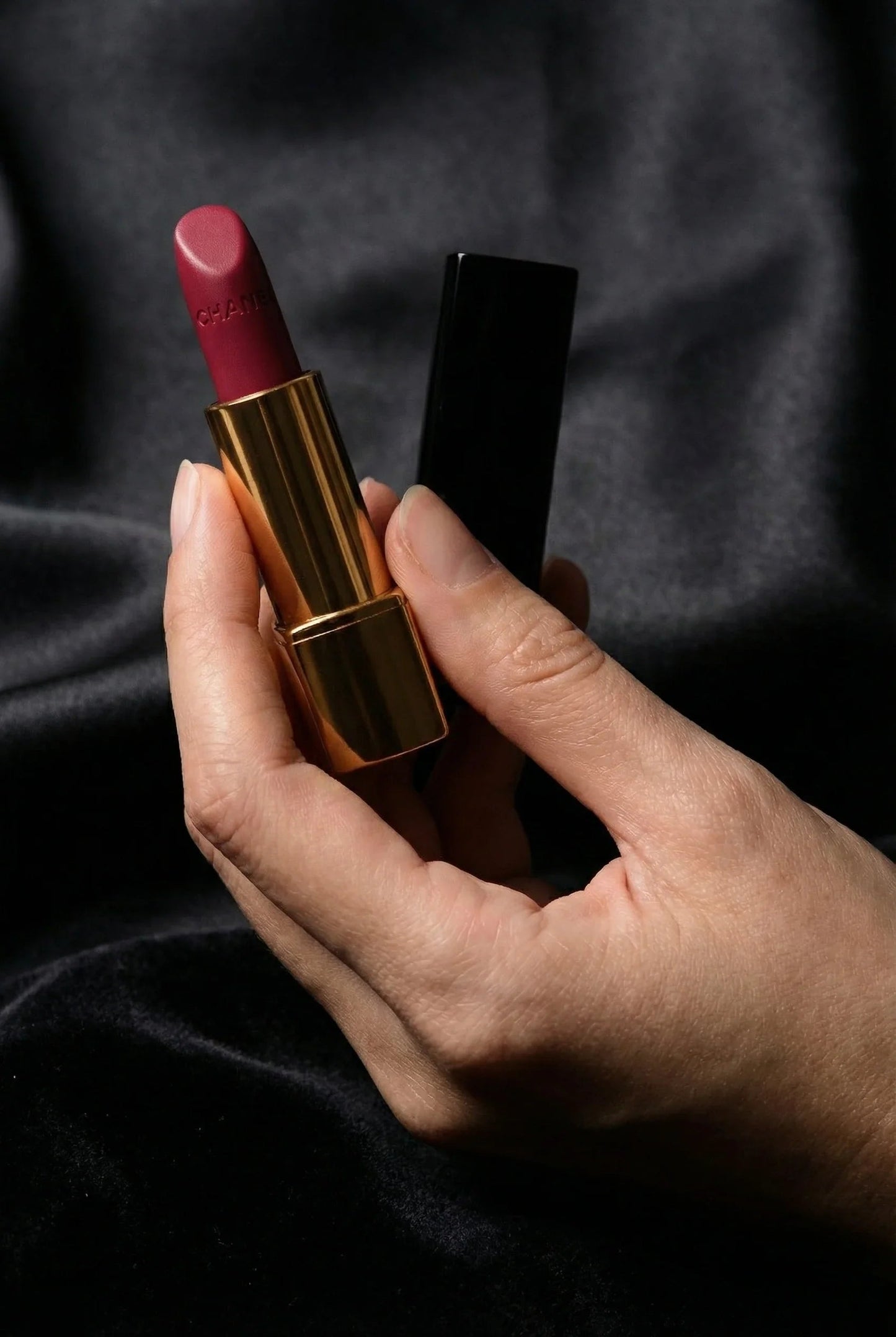Chanel Rouge Allure Velvet 64 Eternelle