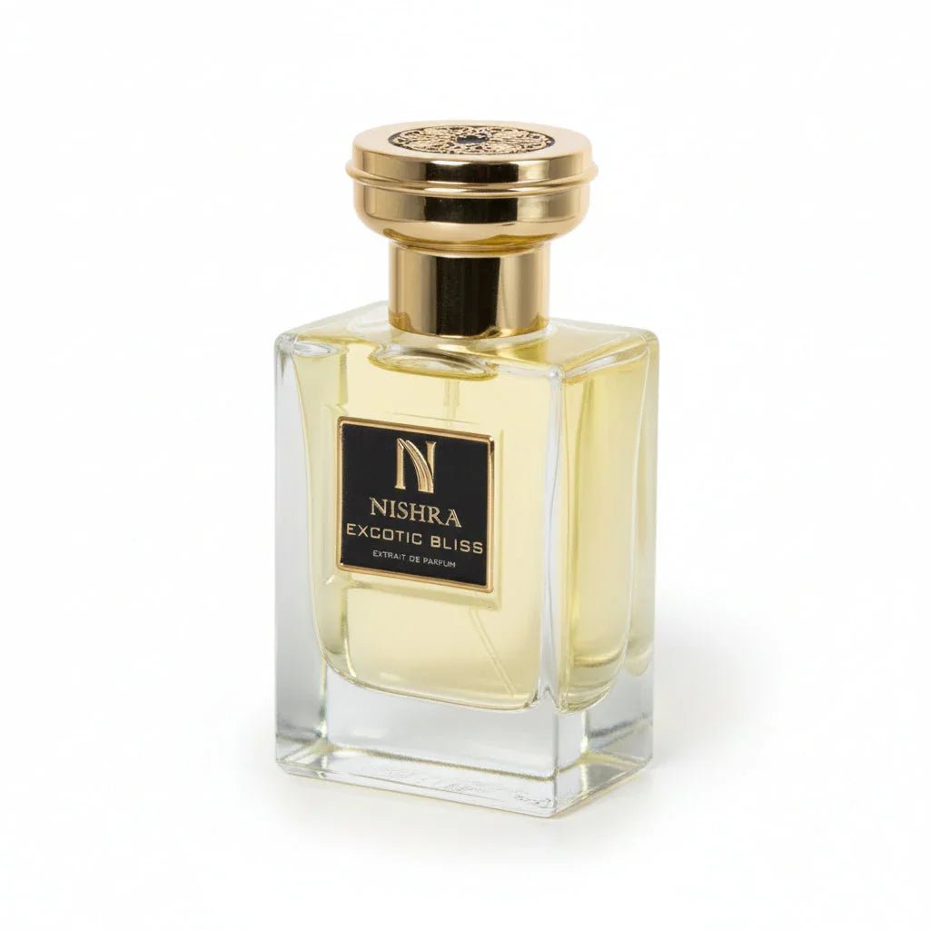 Luxuriöses Parfumflakon NISHRA Exotic Bliss mit goldfarbenem Verschluss auf weißem Hintergrund