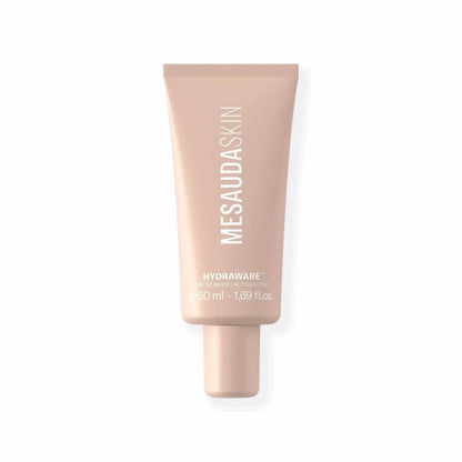 Beige Tube Mesauada Skin Hydraware SPF 50 Feuchtigkeitsfluid, 50 ml, auf weißem Hintergrund