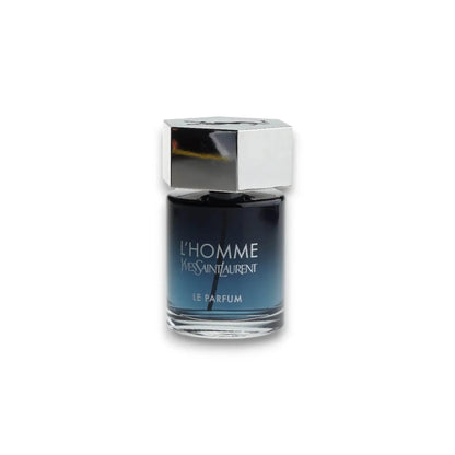 L'Homme Le Parfum eleganter Herren Duftflakon mit silbernem Verschluss auf weißem Hintergrund