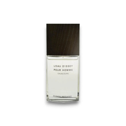 L'Eau d'Issey Pour Homme Eau & Cedre Herrenduft Flakon vor weißem Hintergrund