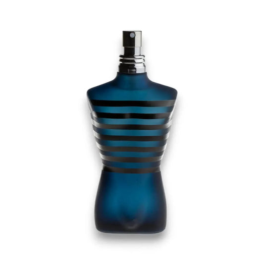 Elegantes Herrenduft-Parfumflakon in Torsoform, dunkelblau mit schwarzen Streifen, freigestellt