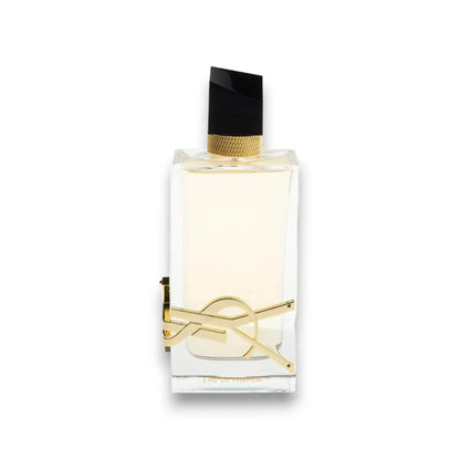 Luxuriöser Damenparfum-Flakon mit goldenen Akzenten und elegantem Verschluss, freigestellt.