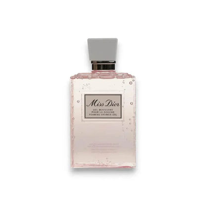 Miss Dior Duschgel, rosa Flasche, luxuriöse Damenpflege, auf weißem Hintergrund