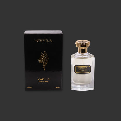 Luxusparfum Nishra Vaelis in eleganter Glasflasche mit passender schwarzer Verpackung
