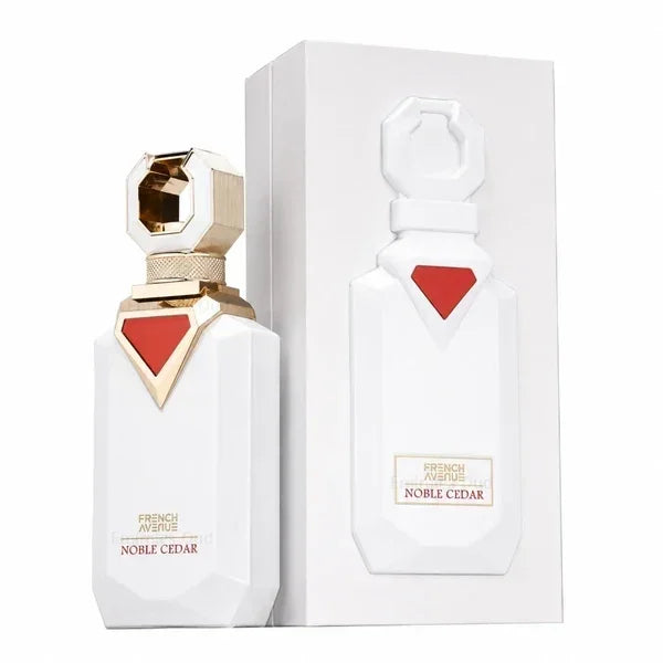 French Avenue Noble Cedar Extrait de Parfum Flakon und weiße Verpackung