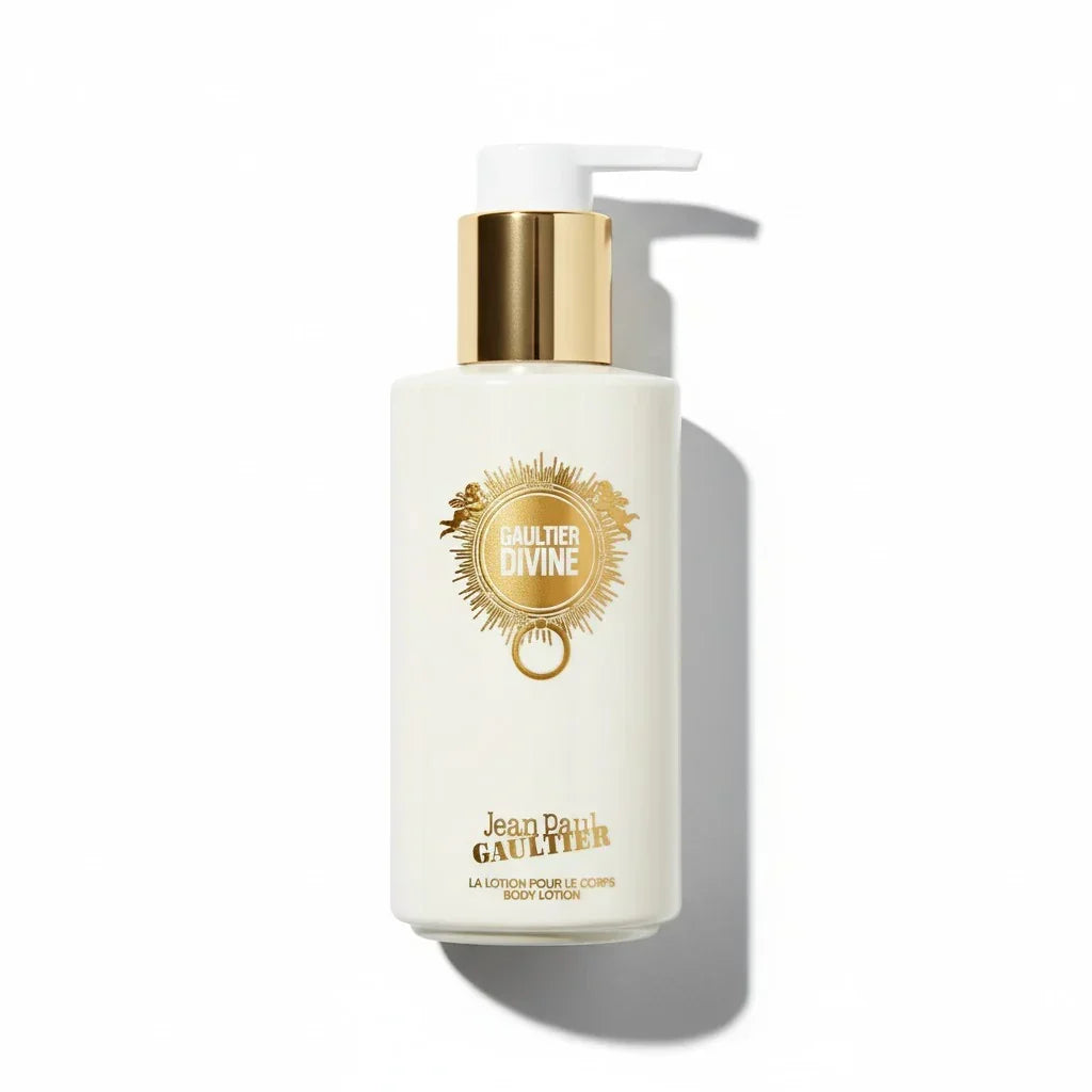 Weiße Flasche der Jean Paul Gaultier Divine Body Lotion mit goldenem Pumpspender.