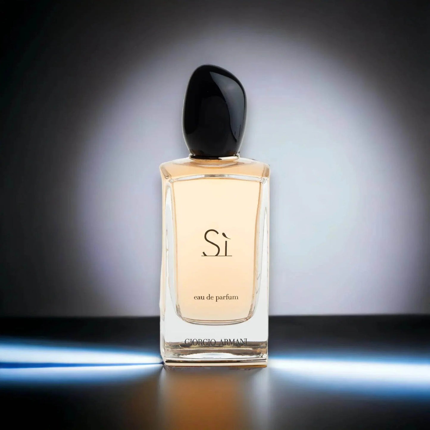 Eleganter Flakon Sì Eau de Parfum mit schwarzem Deckel, luxuriöses Damenparfum