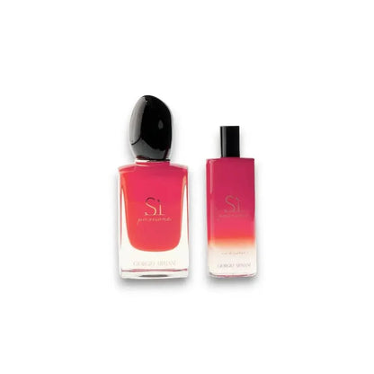 Rotes Si Passione Duftset Eau de Parfum in zwei Flakons auf weißem Hintergrund