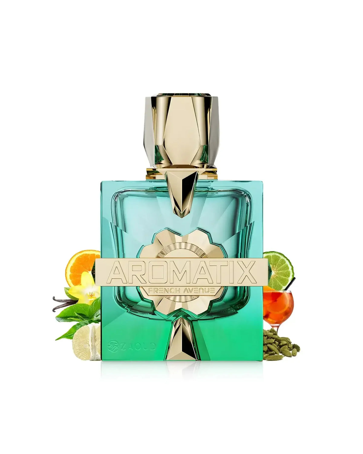 Luxusparfumflakon mit goldener Kappe, umgeben von Grapefruit, Kardamom und Limette vor weißem Hintergrund
