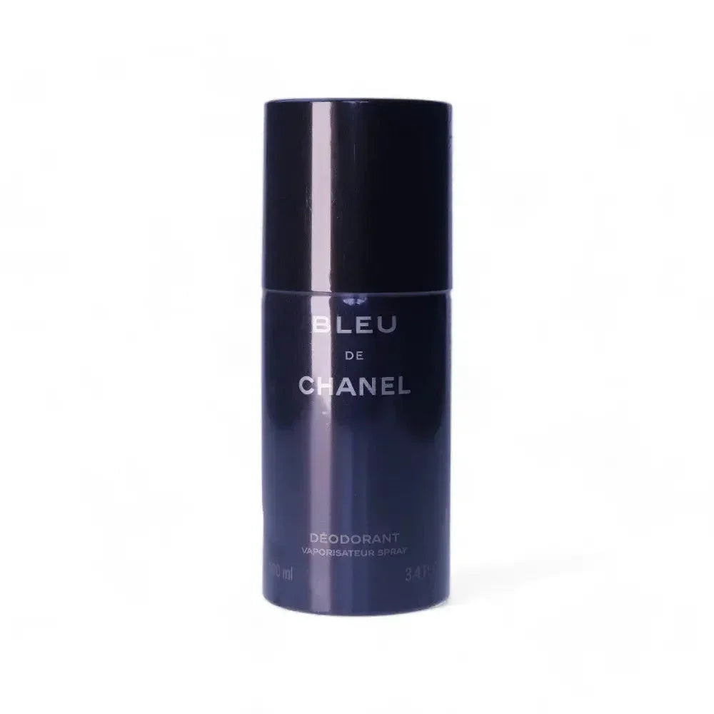 Bleu Deodorant Spray in dunkler Flasche, Duft für Herren, freigestellt auf weißem Hintergrund