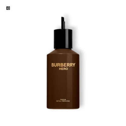 Braune Parfümflasche mit schwarzem Deckel und Aufschrift 'Burberry Hero Parfum Refill'.