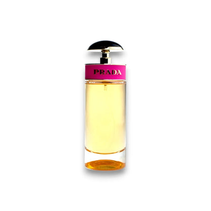 Luxus Damenparfum Flakon mit pinkem Rand, goldener Flüssigkeit und elegantem Design