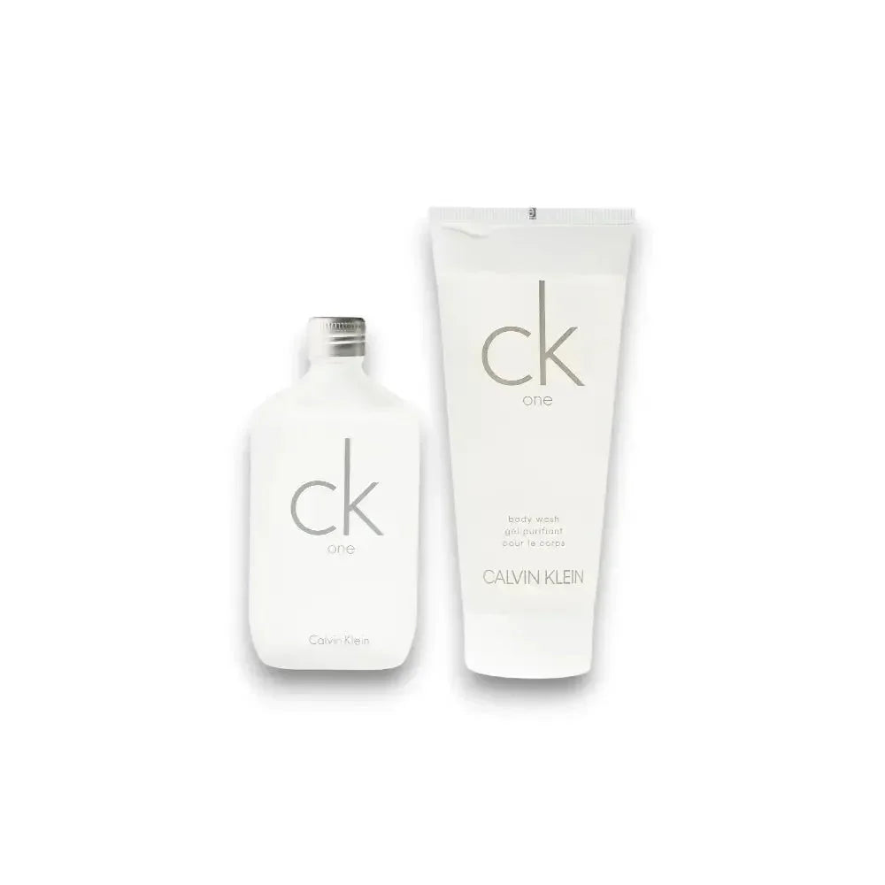 CK One Duftset mit Eau de Toilette und Body Wash für Damen und Herren, auf weißem Hintergrund