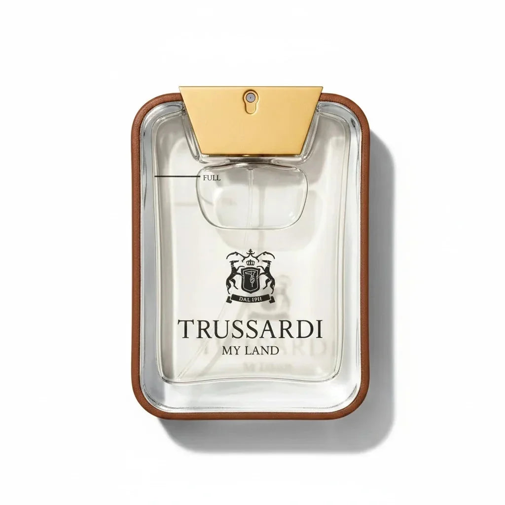 Trussardi My Land Pour Homme Eau de Toilette Flakon mit braunem Lederrahmen und goldenem Verschluss