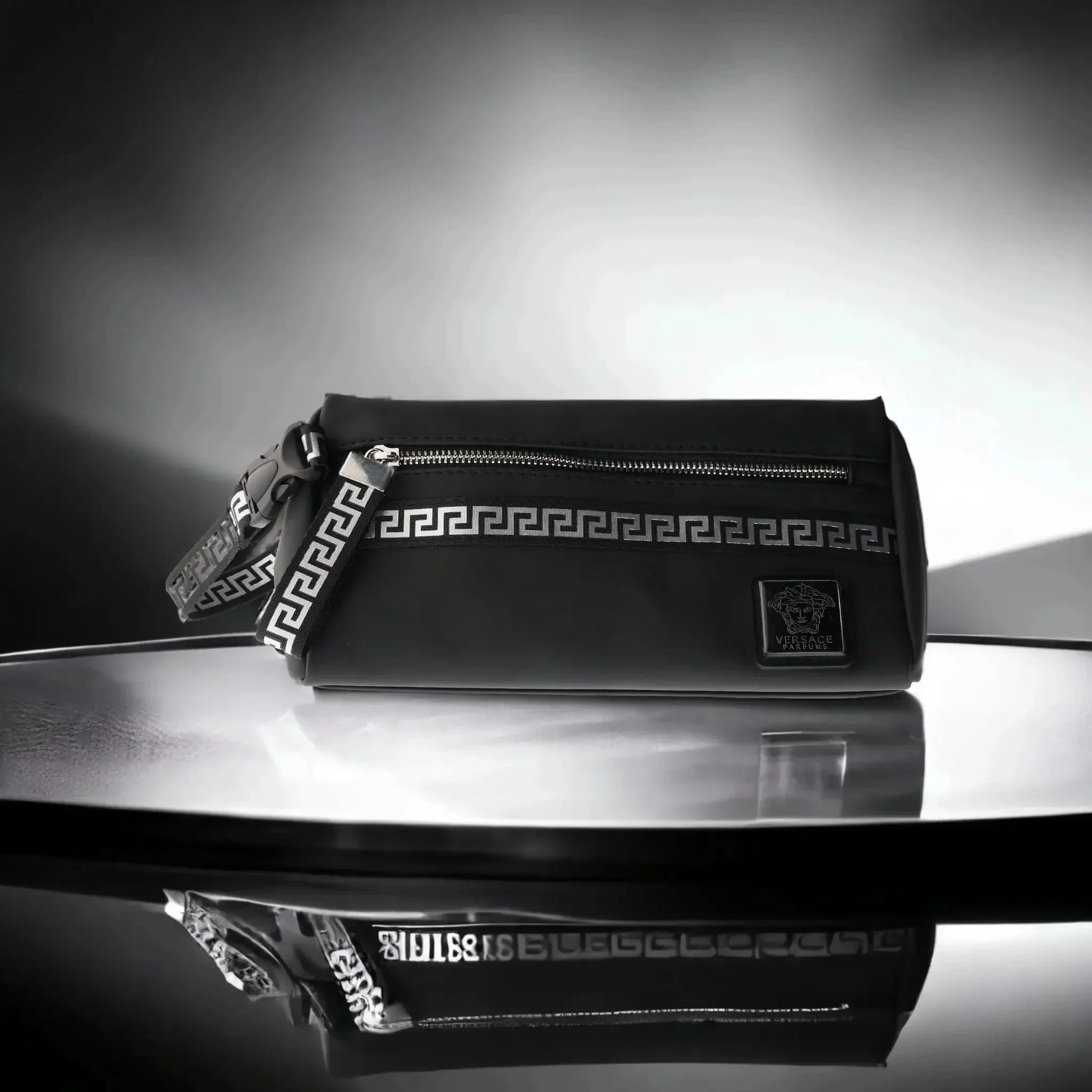 Schwarze Kosmetiktasche mit Zipper und klassischem griechischem Muster, luxuriöses Design