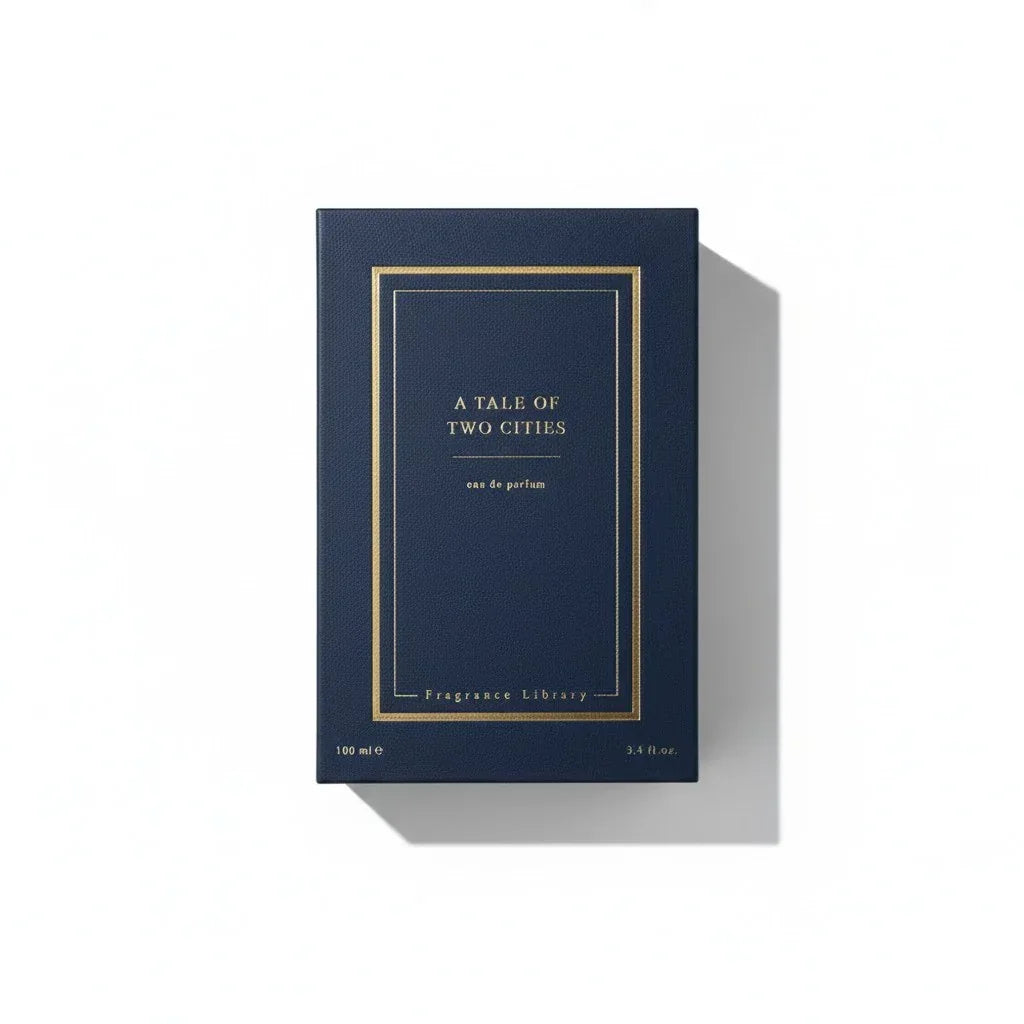 Dunkelblaue Verpackung des Fragrance Library A Tale Of Two Cities Eau de Parfum.