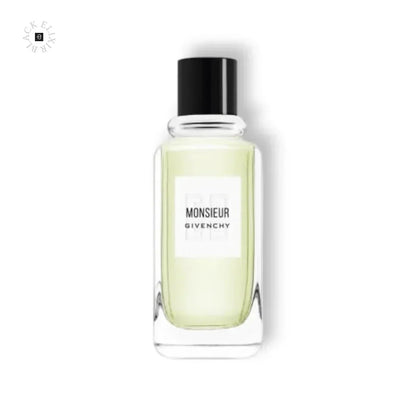 Elegantes Herrenparfum in klarem Glasflakon mit schwarzem Deckel und heller Flüssigkeit