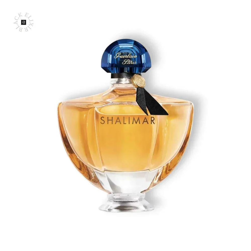 Eleganter Flakon Shalimar Eau de Parfum, luxuriöses Damenparfum auf weißem Hintergrund