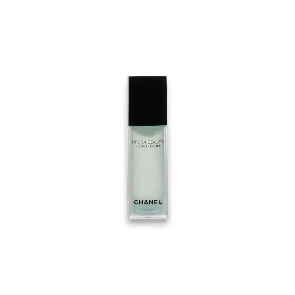 Hydra Beauty Micro Serum in elegant Glasflasche mit schwarzem Deckel, luxuriöse Hautpflege