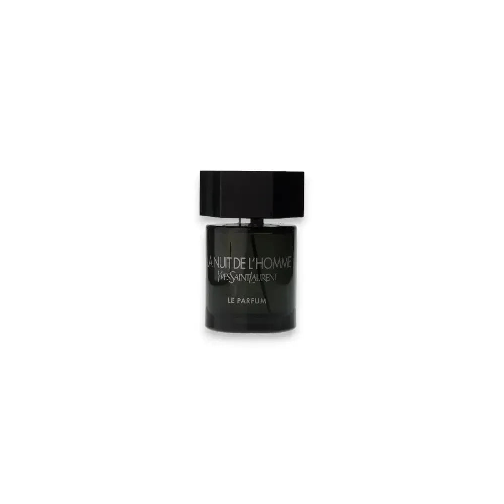 La Nuit de L'Homme Herrenparfum in elegantem schwarzem Flakon vor weißem Hintergrund