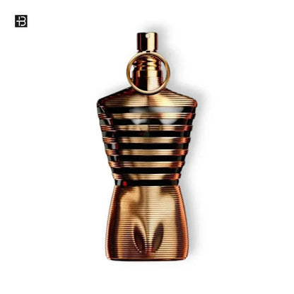 Luxus Herrenparfum in bronzefarbener, torsoförmiger Flasche vor weißem Hintergrund