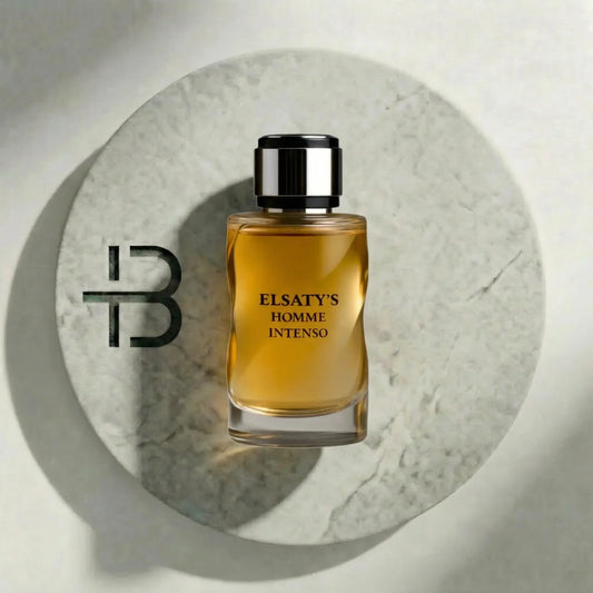 Luxus Herrenparfum Flakon ELSATY'S HOMME INTENSO auf hellem Marmorteller, moderner Stil