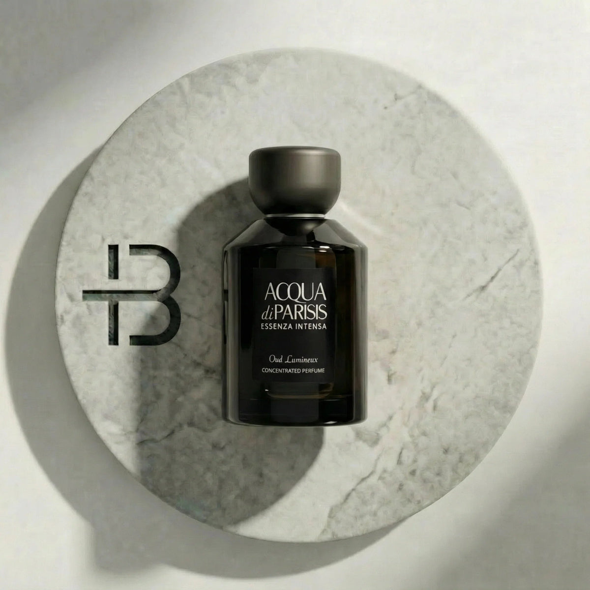 Reyane Tradition Acqua di Parisis Essenza Intensa Oud Lumineux Eau de Parfum
