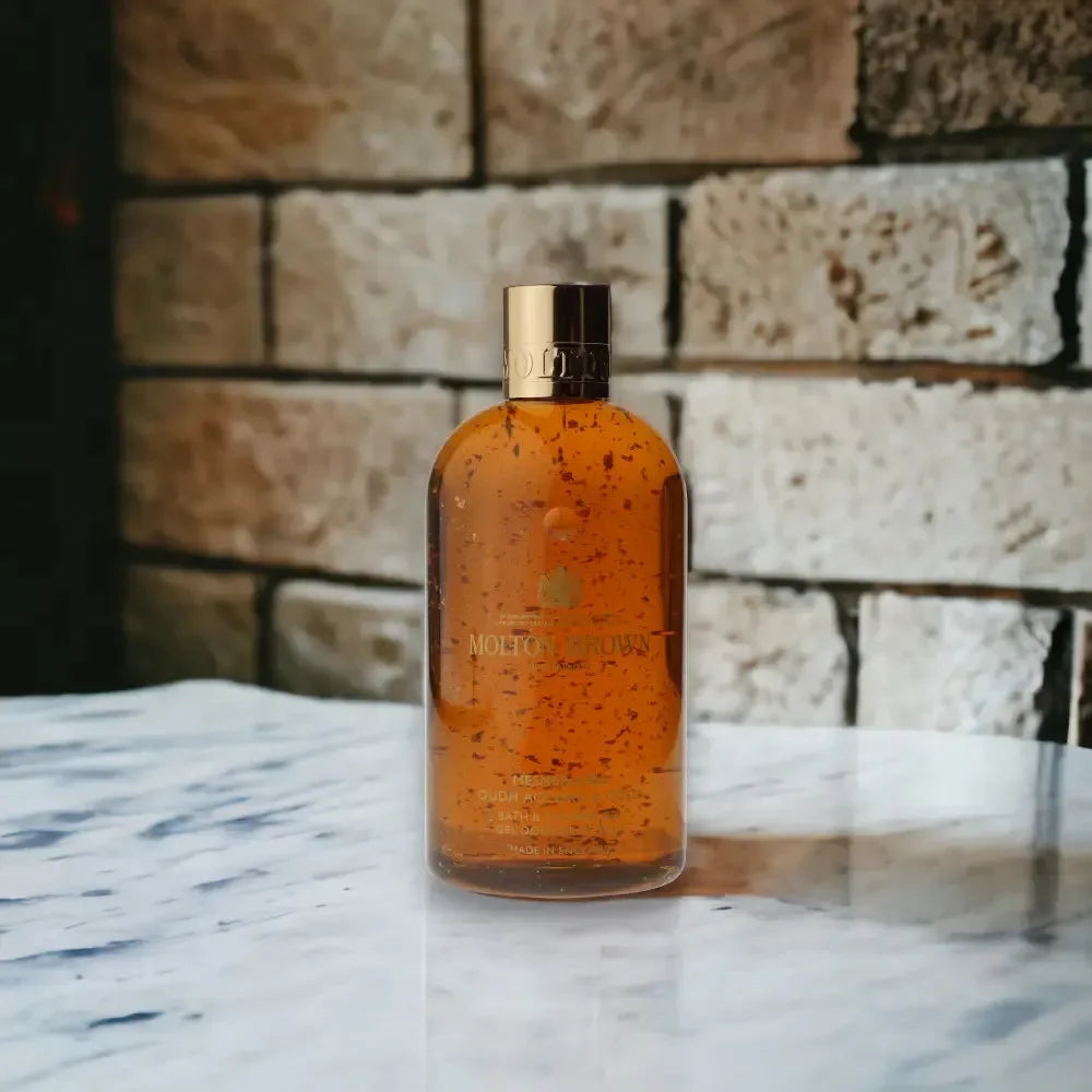 Molton Brown Mesmerising Oudh Accord & Gold Shower Gel