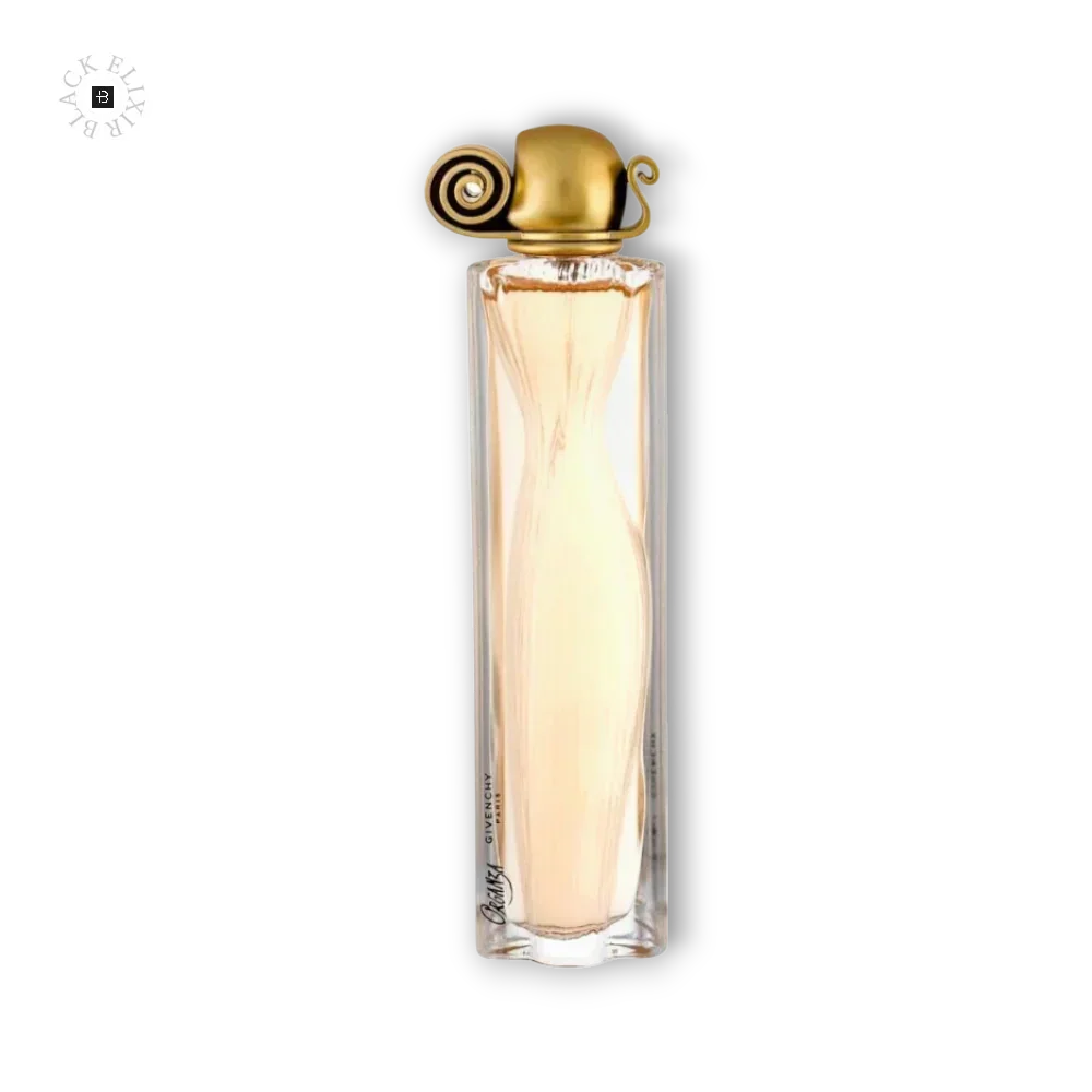 Luxus Damenparfum in elegantem Glasflakon mit goldener Kappe auf schwarzem Hintergrund