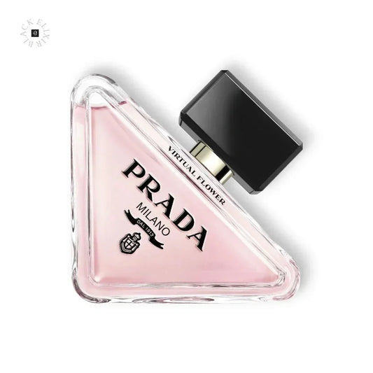 Dreieckige Parfumflasche mit rosa Flüssigkeit und schwarzem Verschluss, luxuriöses Design